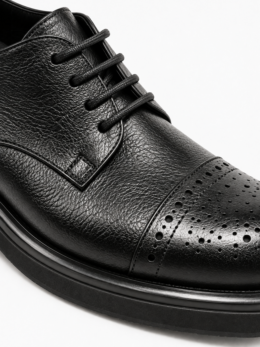 Léopold – Chaussure de ville gravée homme – Noir — détail