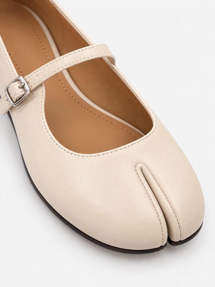 Casa Bellori Éloïse – Babies tabi à bride fine femme – Beige