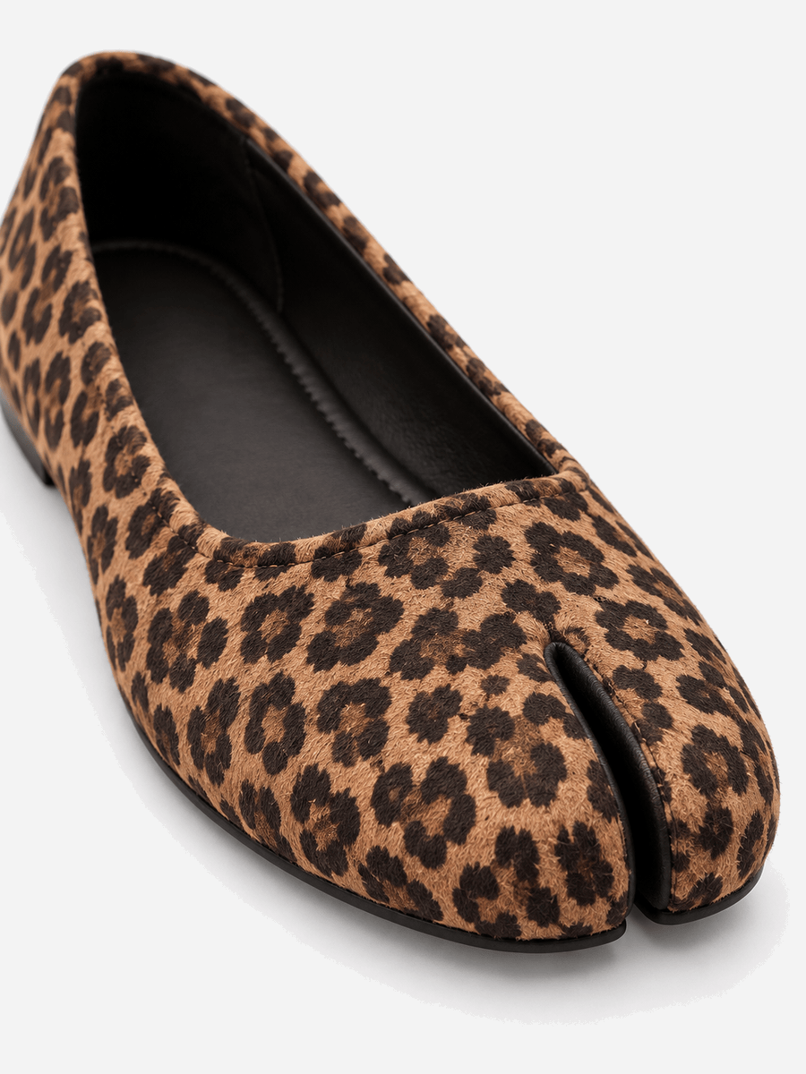 Serena – Mocassin tabi plat femme – Léopard — Détail