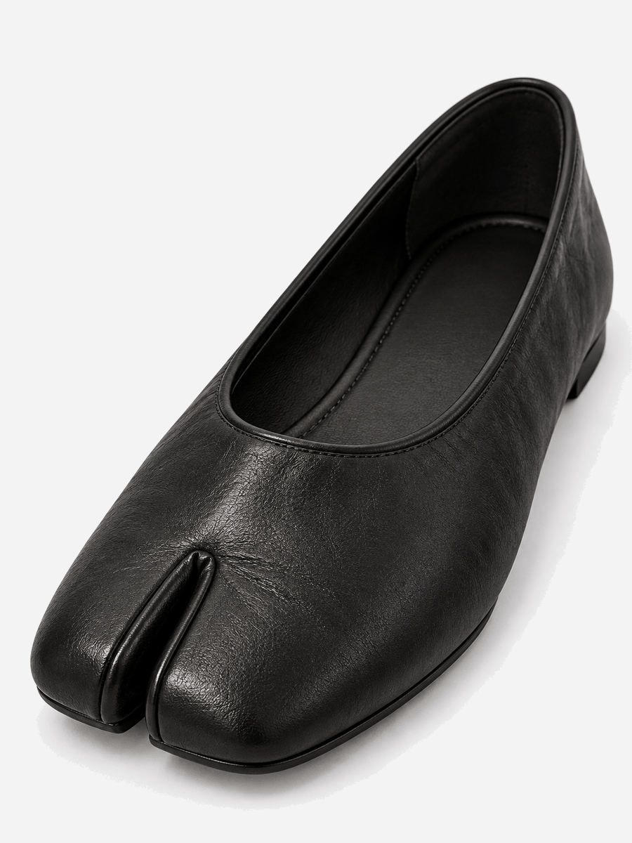 Serena – Mocassin tabi plat femme – Noir — Détail