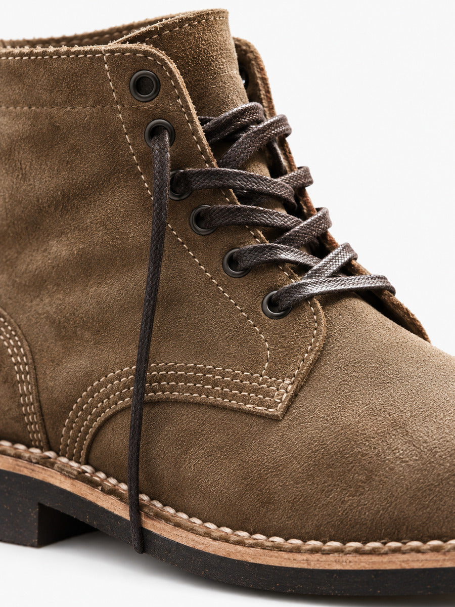 Adrien – Bottine désert en daim homme — détail