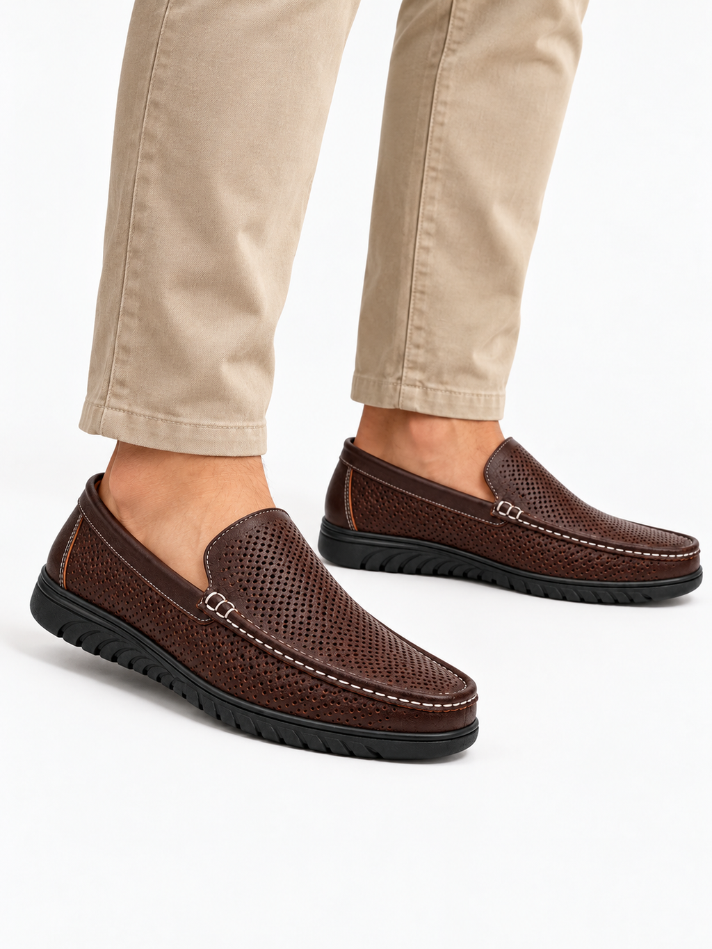 Arthur – Mocassin homme en cuir cousu main — porté
