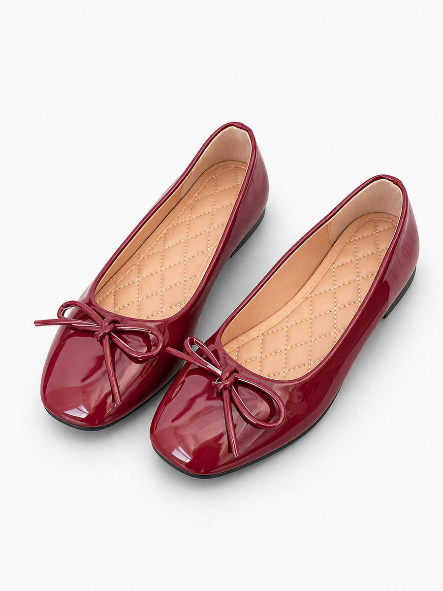 Clémence-Marie – Ballerine à nœud bout carré femme – Rouge — trois quarts