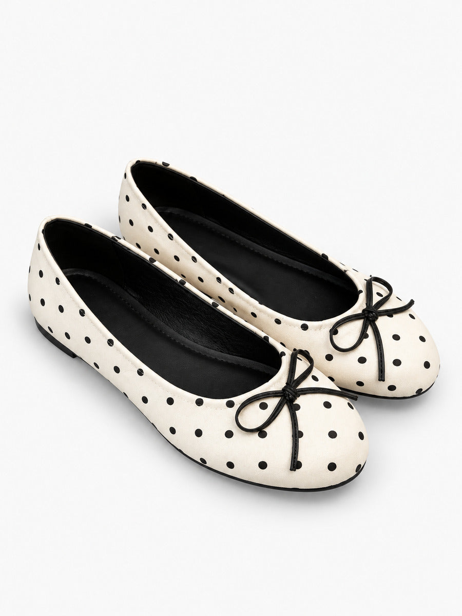 Clémence-Rose – Ballerine à pois bout rond femme – Beige — trois quarts