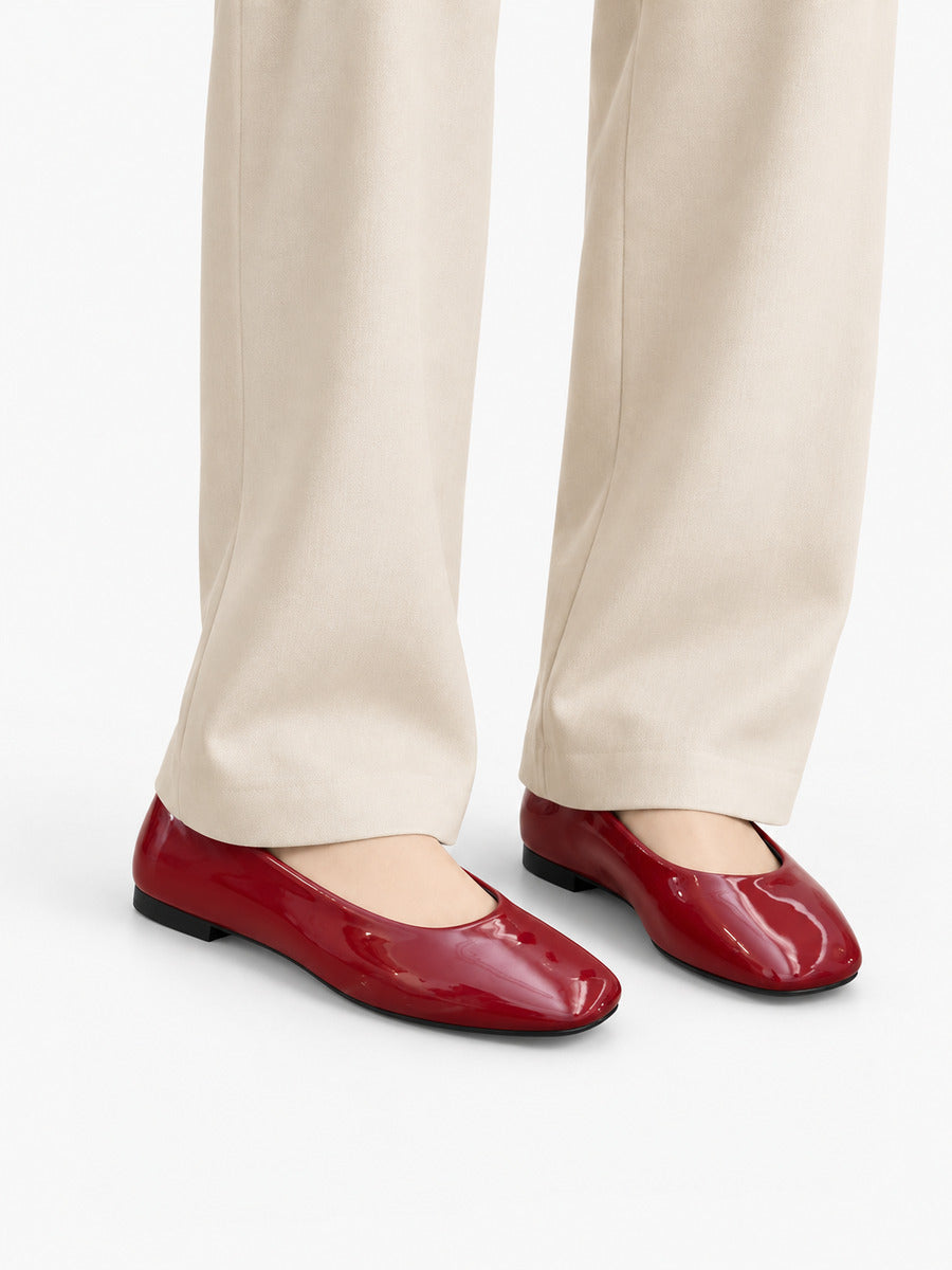 Élise-Marie – Ballerine à pois à enfiler femme – Rouge — portée