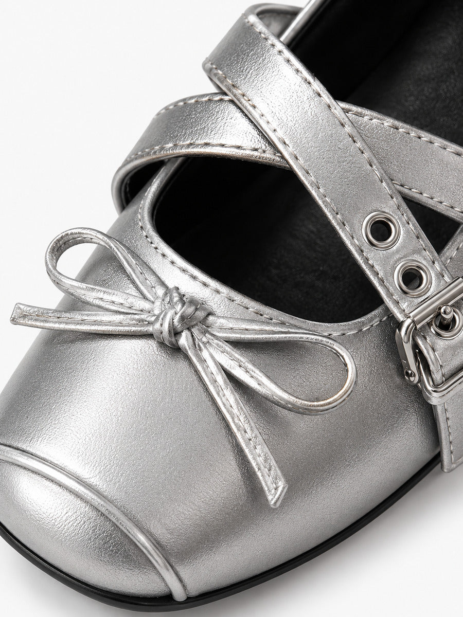 Madeleine-Marie – Babies argentées à boucle femme – Argent — détail