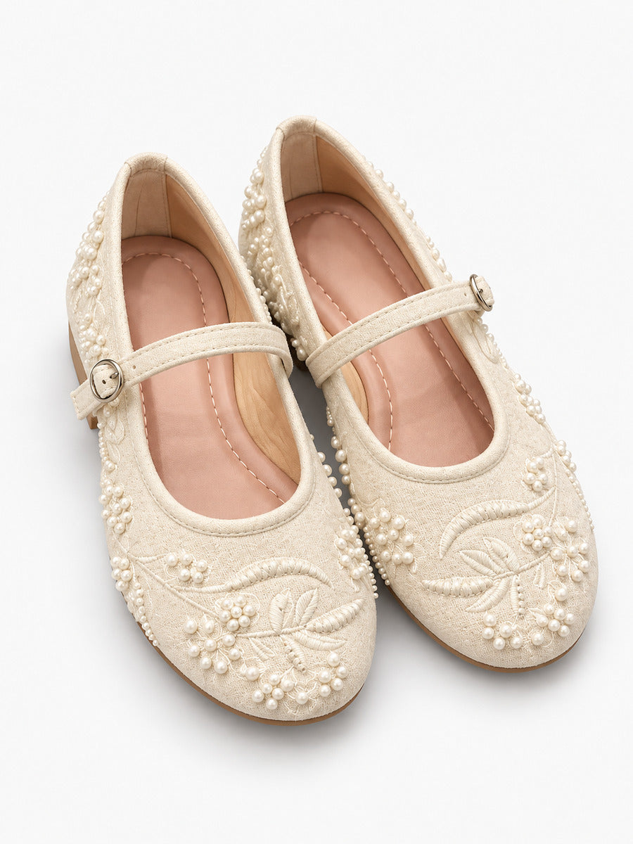 Madeleine-Rose – Babies brodées à perles femme – Beige — trois quarts