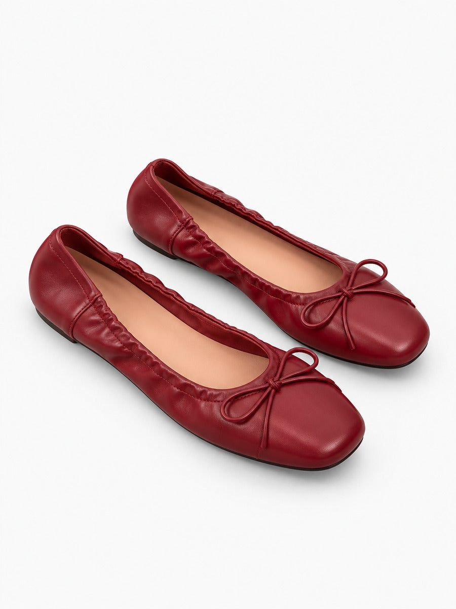 Margaux-Rose – Ballerine à volants et nœud femme – Rouge foncé — trois quarts