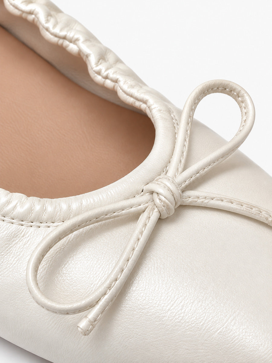 Margaux-Rose – Ballerine à volants et nœud femme – Beige — détail