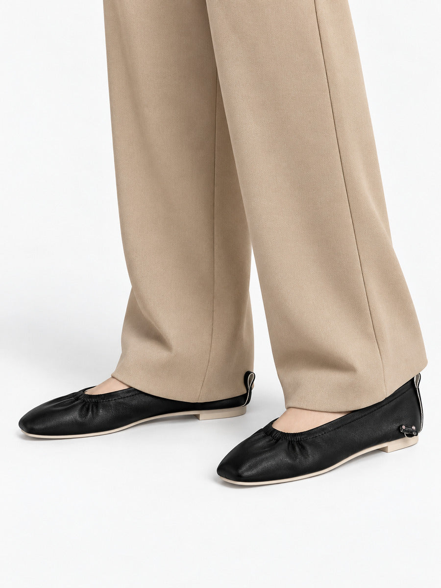 Marine-Rose – Ballerine en cuir souple confortable femme – Noir — portée