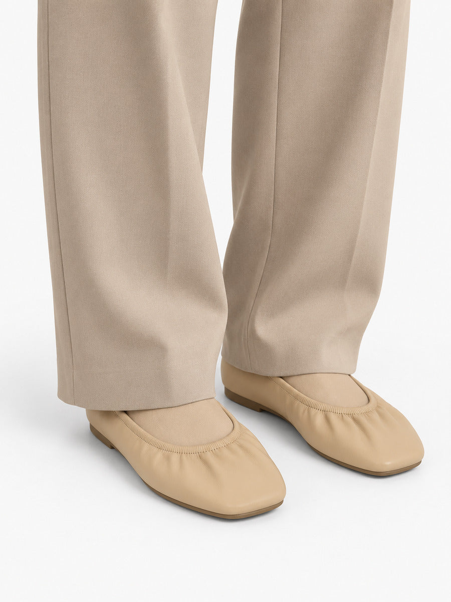 Marine-Rose – Ballerine en cuir souple confortable femme – Abricot — portée