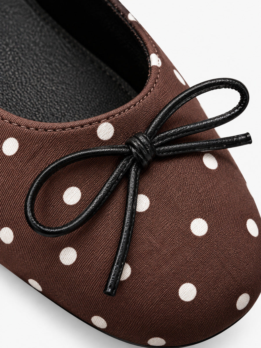Maud-Rose – Ballerine à pois semelle souple femme – Marron — détail