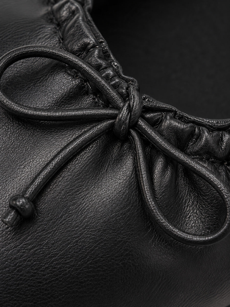 Mélanie-Rose – Babies en cuir souple à nœud femme – Noir — détail