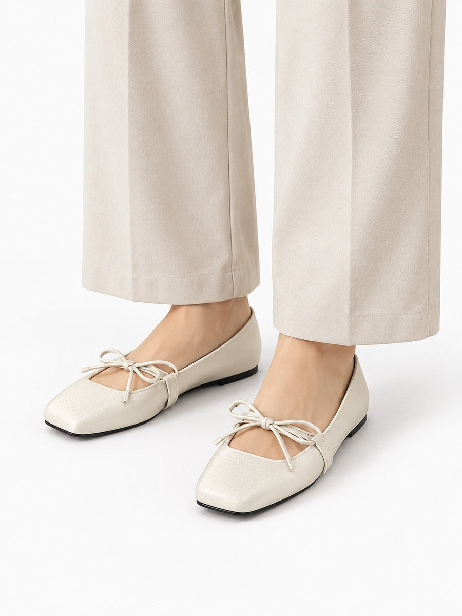 Morgane-Rose – Babies confort à nœud papillon femme – Beige — portée