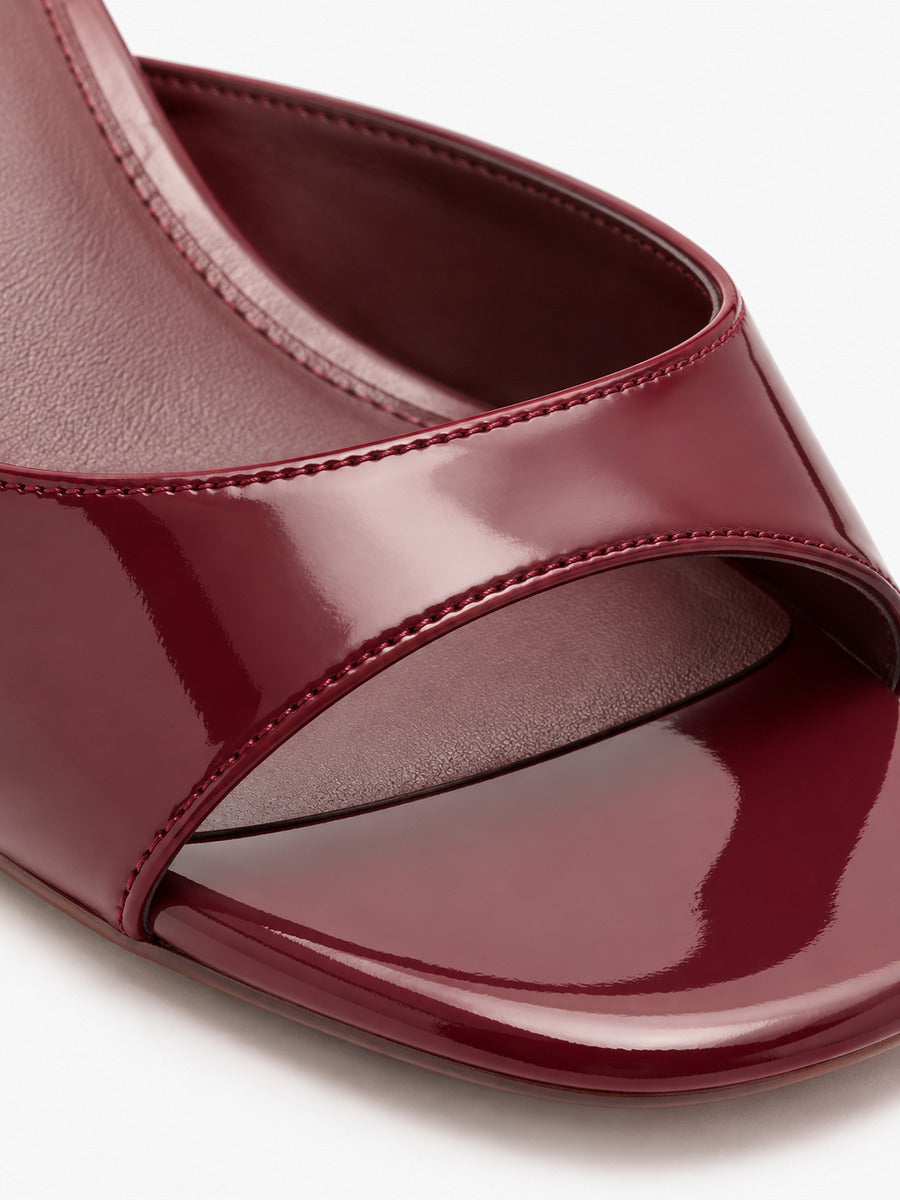 Noa-Marie – Mule à bout carré ouvert et talon épais femme – Rouge bordeaux — détail