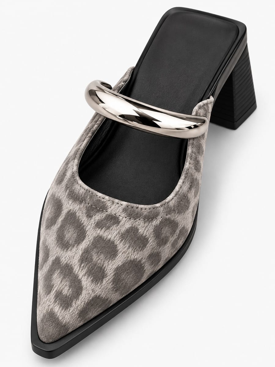 Rachel-Marie – Mule à bout fermé et détail métal femme – Léopard — détail