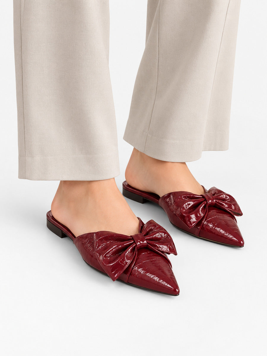 Rachel-Rose – Mule en cuir souple à nœud femme – Rouge bordeaux — portée