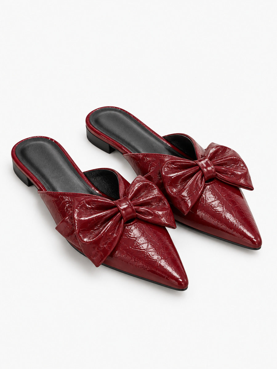 Rachel-Rose – Mule en cuir souple à nœud femme – Rouge bordeaux — trois quarts