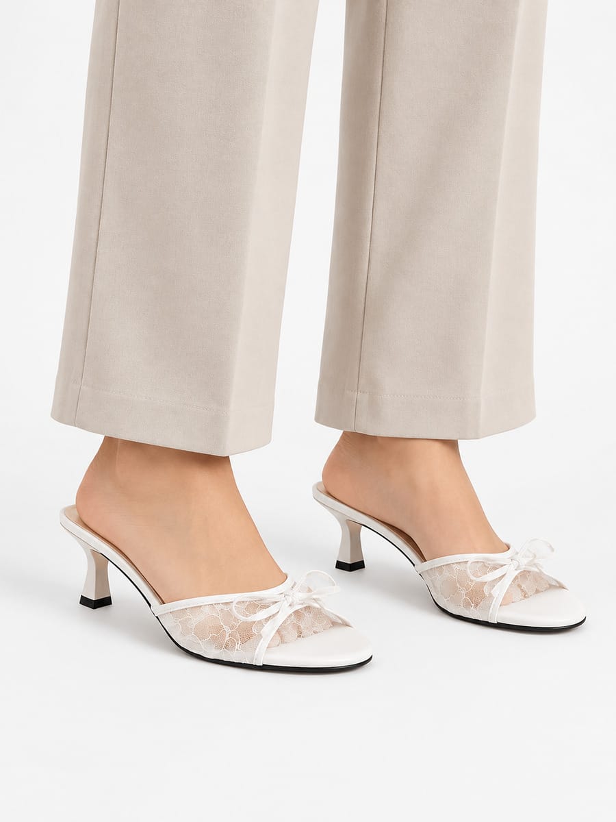 Sophie-Marie – Mule pointue en filet à nœud femme – Beige — portée