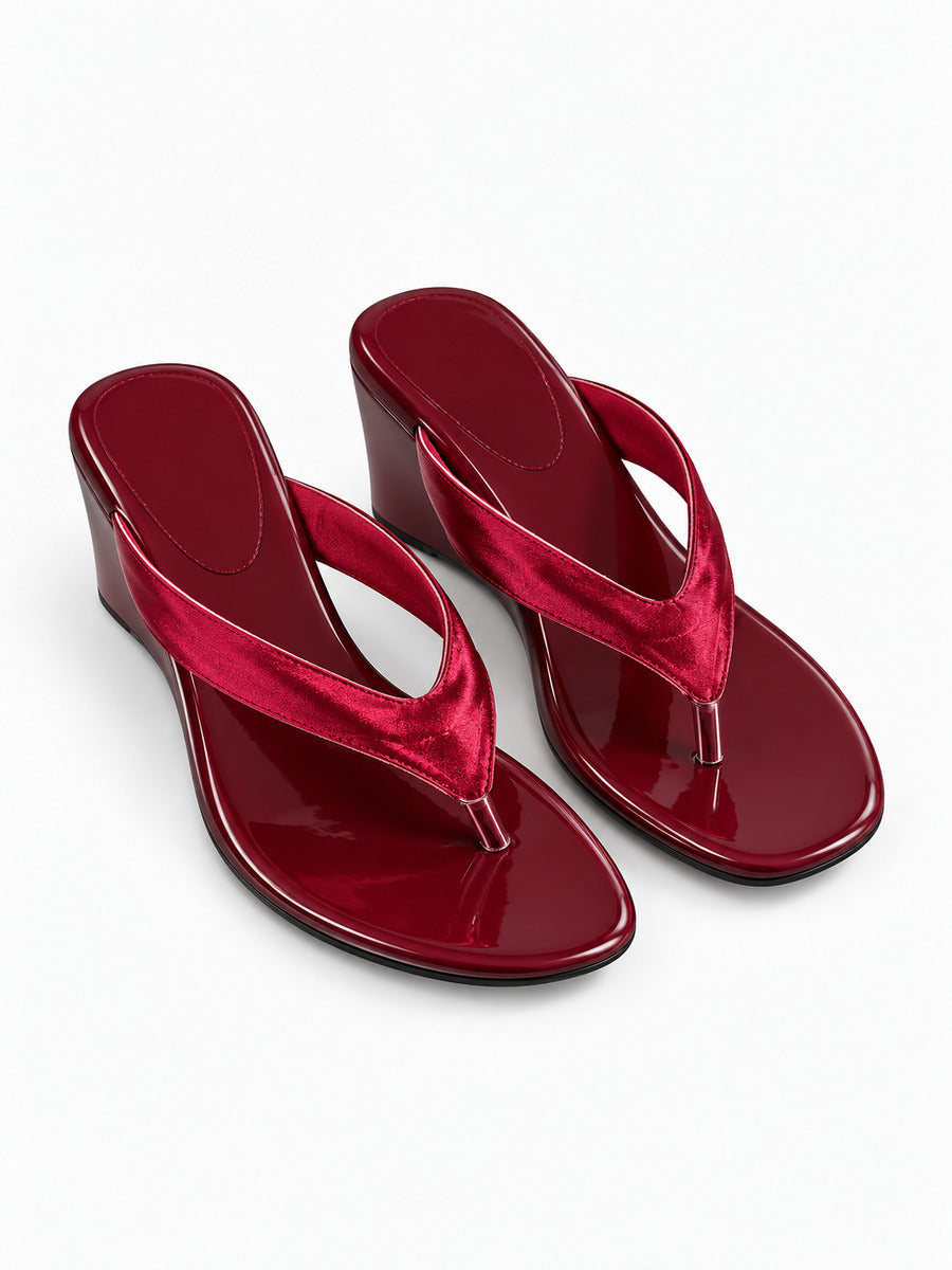 Tess-Marie – Sandale compensée antidérapante de plage femme – Rouge — trois quarts