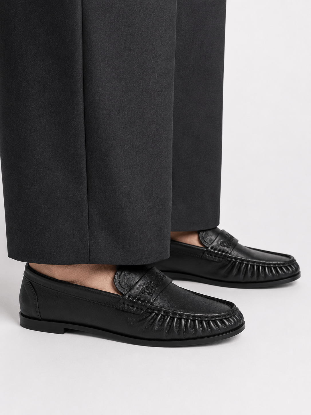 Casa Bellori Wilfried – Mocassin en daim noir plissé homme