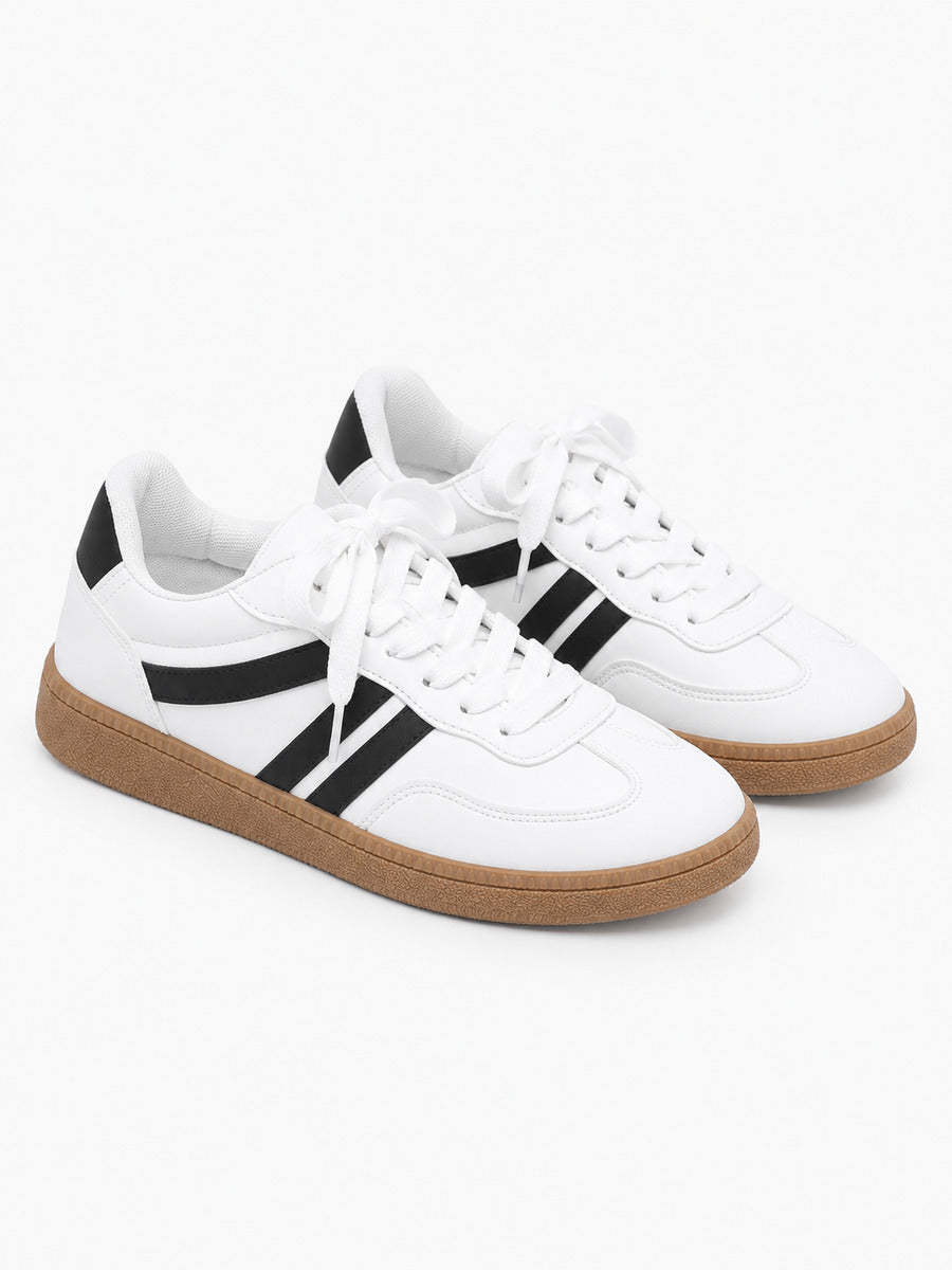 Diane – Baskets femme – Noir et blanc — trois quarts