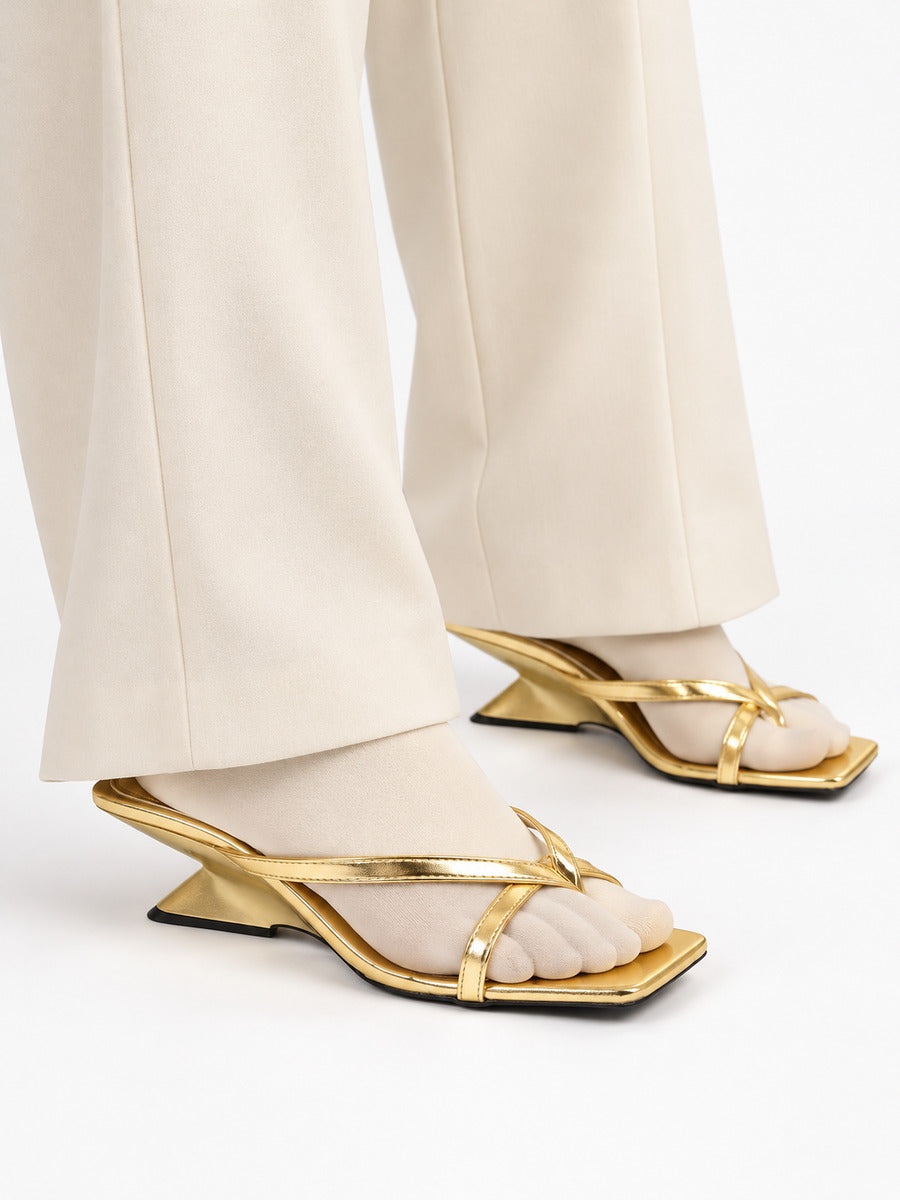 Dina – Mule à talon fin femme – Doré — portée
