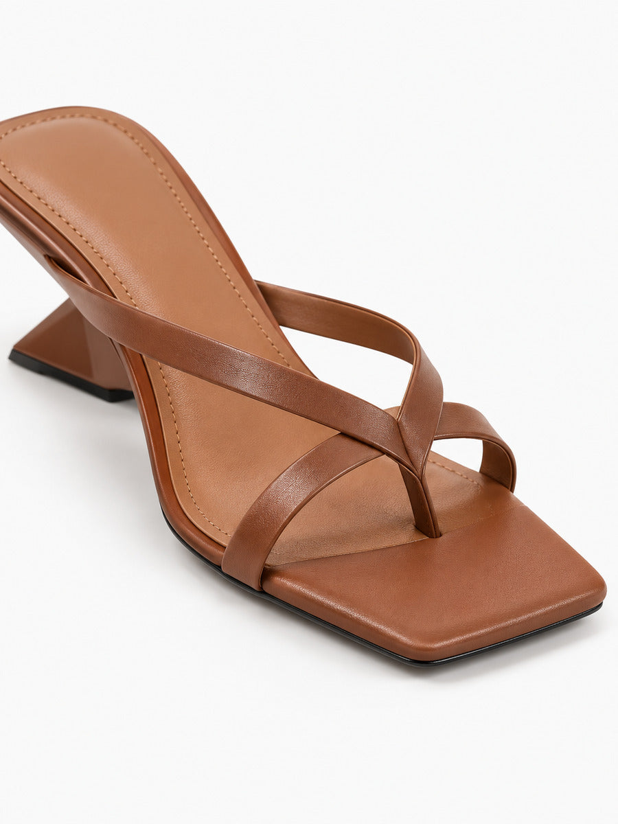 Dina – Mule à talon fin femme – Marron — détail