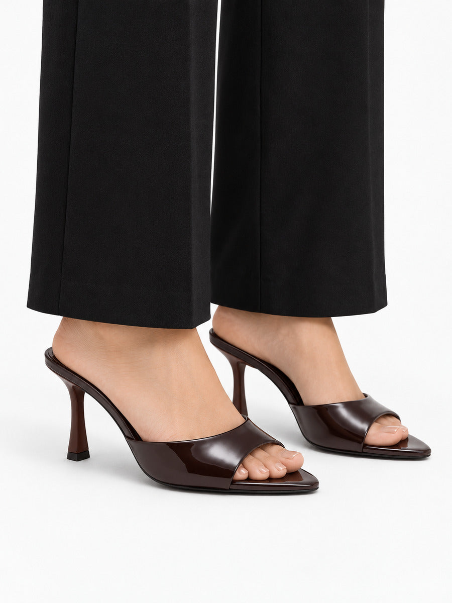 Eliane – Mule gladiateur femme – Marron foncé — portée