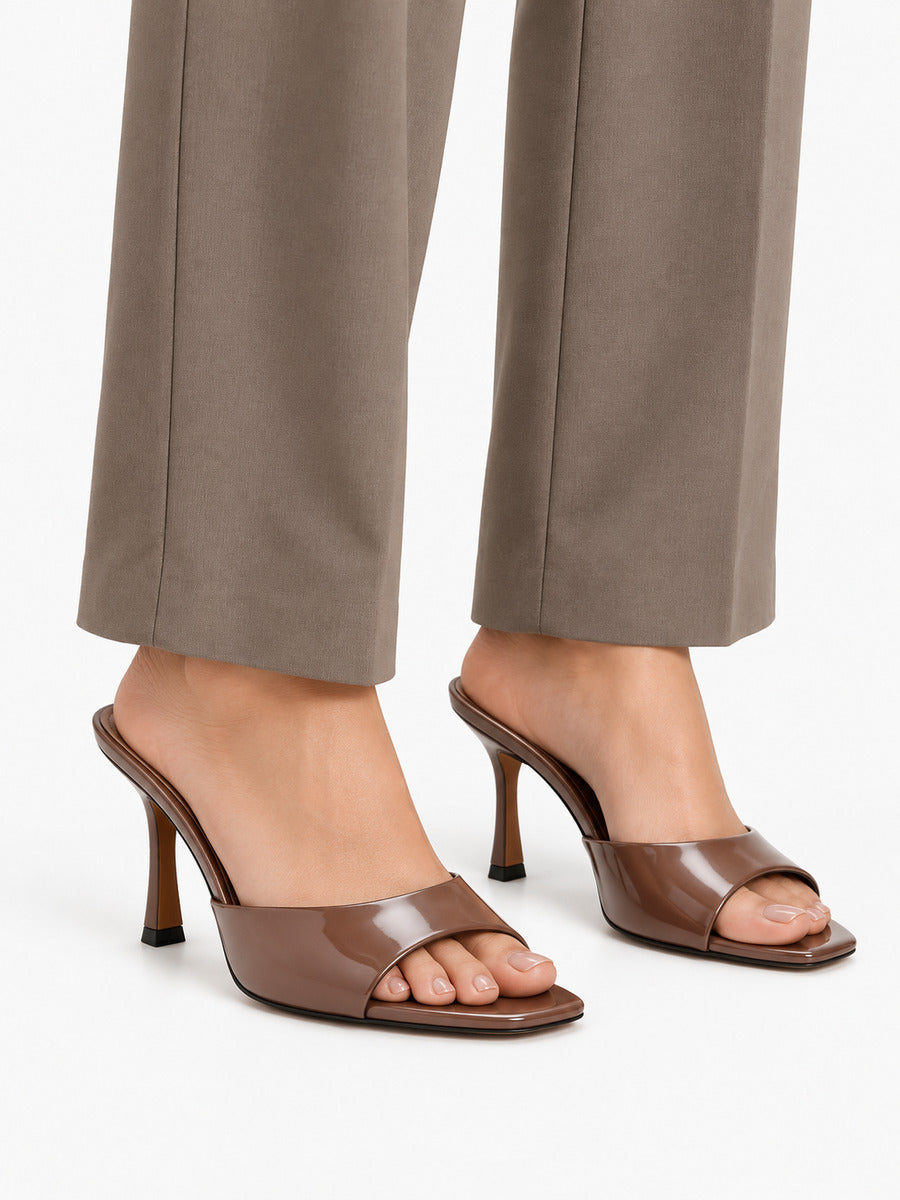 Eliane – Mule gladiateur femme – Marron — portée