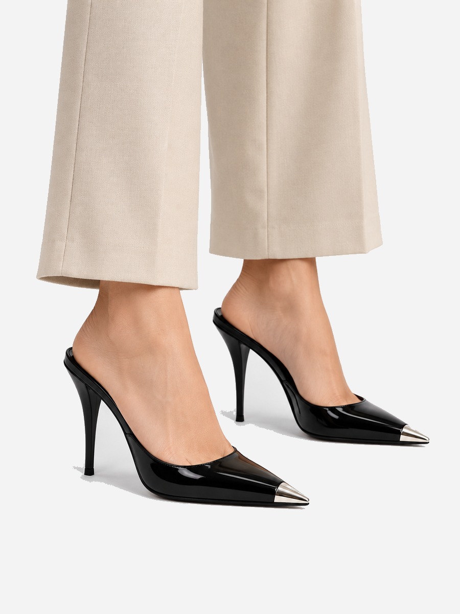 Eugénie – Escarpin à talon carré et métal femme – Noir — portée