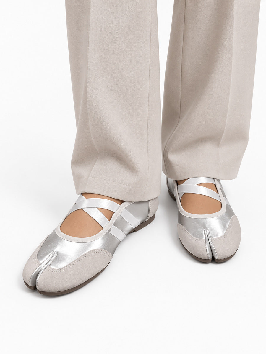 Fabienne – Ballerine Tabi femme – Gris — portée