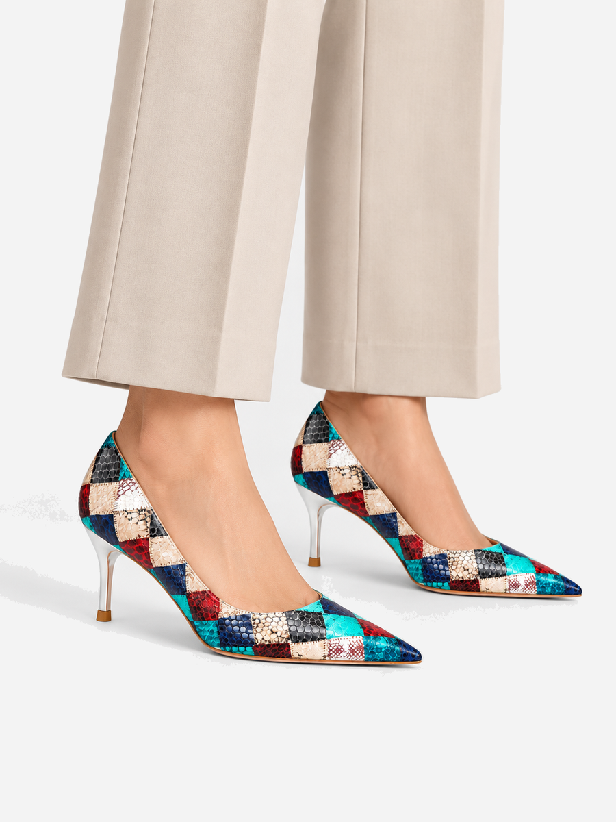 Gaëlle – Escarpin stiletto en cuir pointu femme – Multicolore — portée