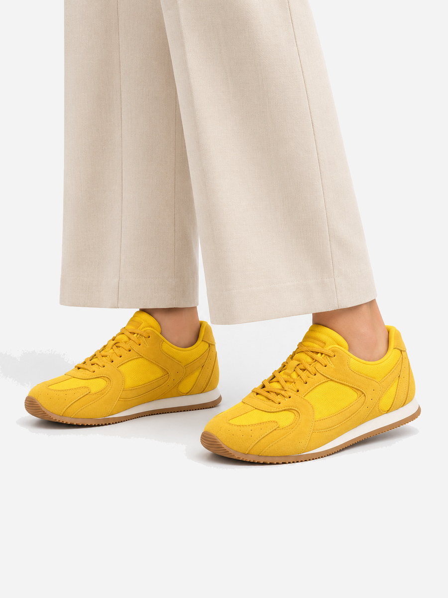 Giovanna – Basket en cuir femme – Jaune — portée