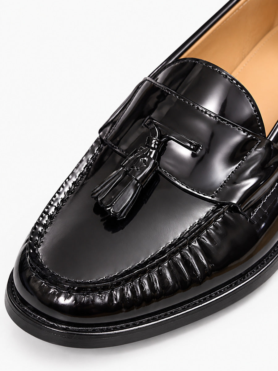 Grégoire – Mocassin en cuir verni à pampilles homme — détail