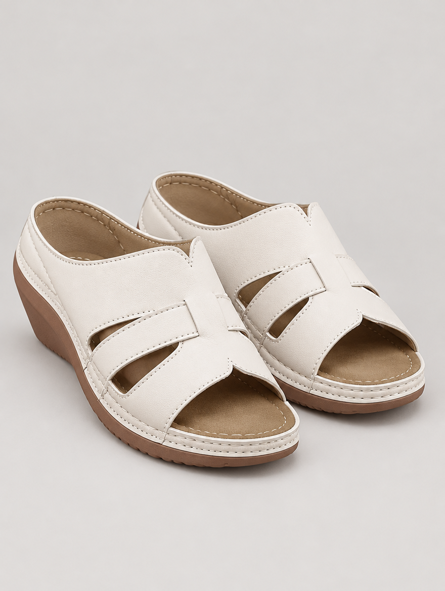 Mercedes – Sandale compensée rétro femme – Beige — vue trois quarts