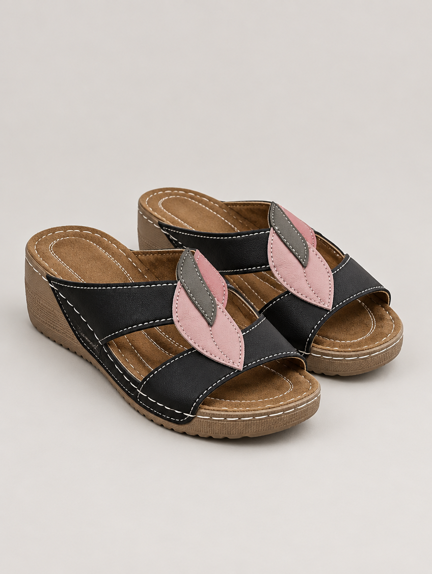 Michèle – Sandale compensée en cuir souple femme – Noir — vue trois quarts