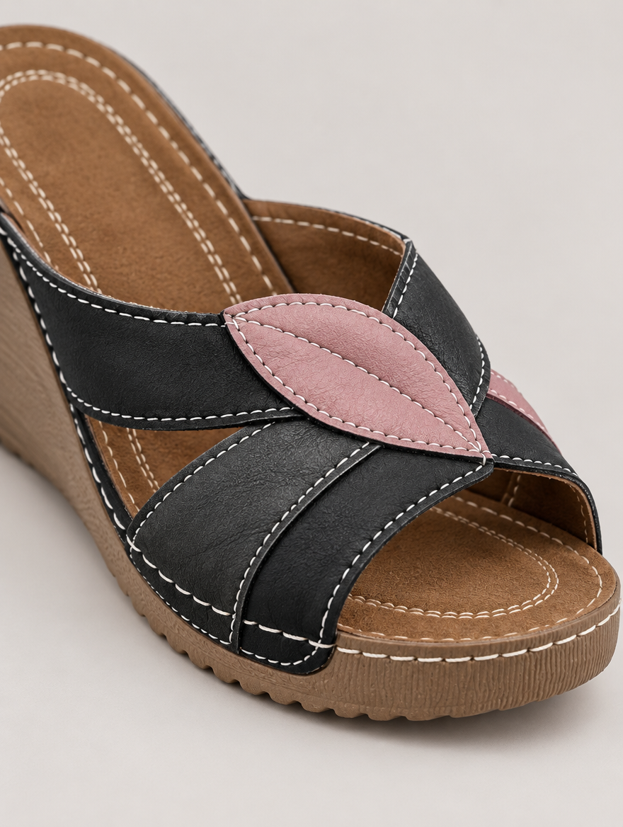 Michèle – Sandale compensée en cuir souple femme – Noir — détail