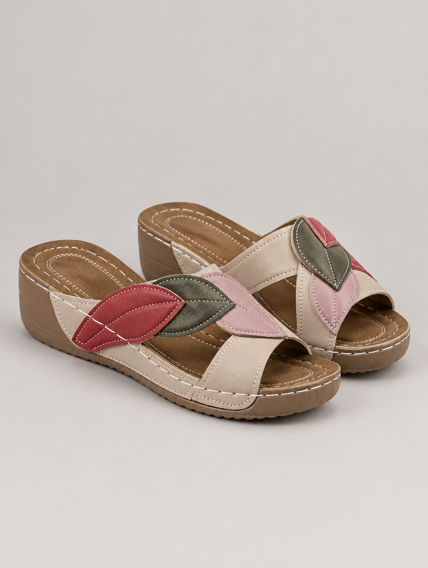 Michèle – Sandale compensée en cuir souple femme – Kaki — vue trois quarts