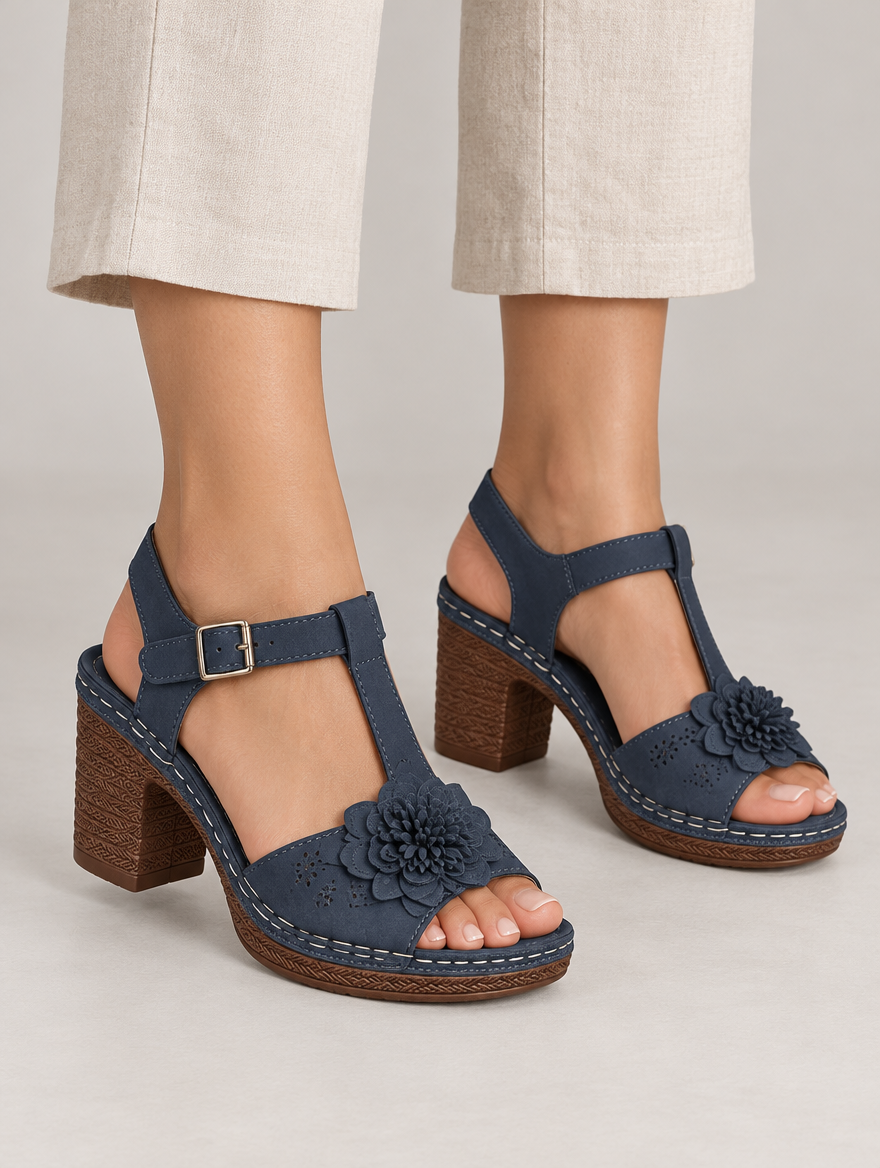 Philippine – Sandale à fleurs talon épais femme – Bleu foncé — portée