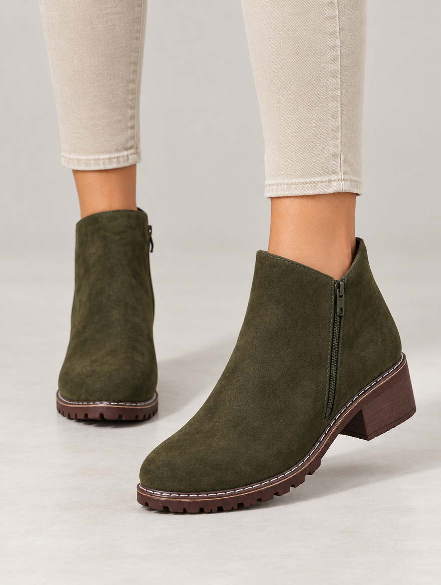 Priscille – Bottine zippée à talon épais femme – Vert militaire — portée