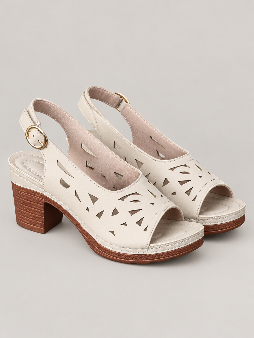 Myriam – Sandale à talon épais ajourée femme – Beige — vue trois quarts
