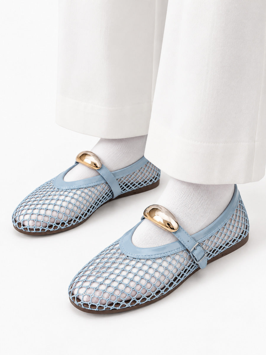 Jacinthe – Ballerine en maille femme – Bleu — portée