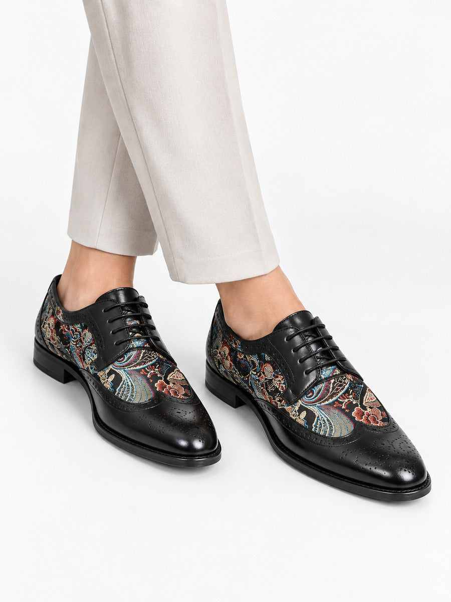 Jacques – Chaussure derby brodée homme — portée