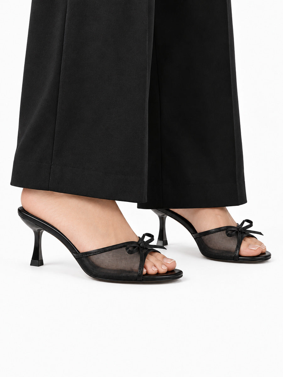 Jasmine – Mule à talon aiguille nœud femme – Noir — portée