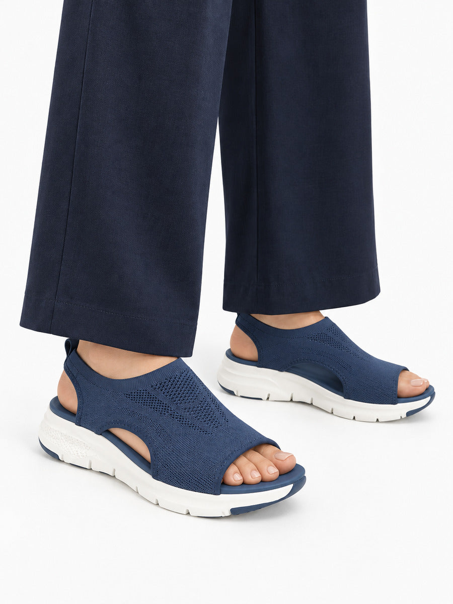 Joëlle – Sandale sport femme – Bleu — portée