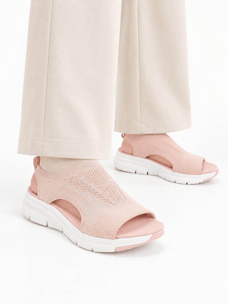 Joëlle – Sandale sport femme – Rose — portée