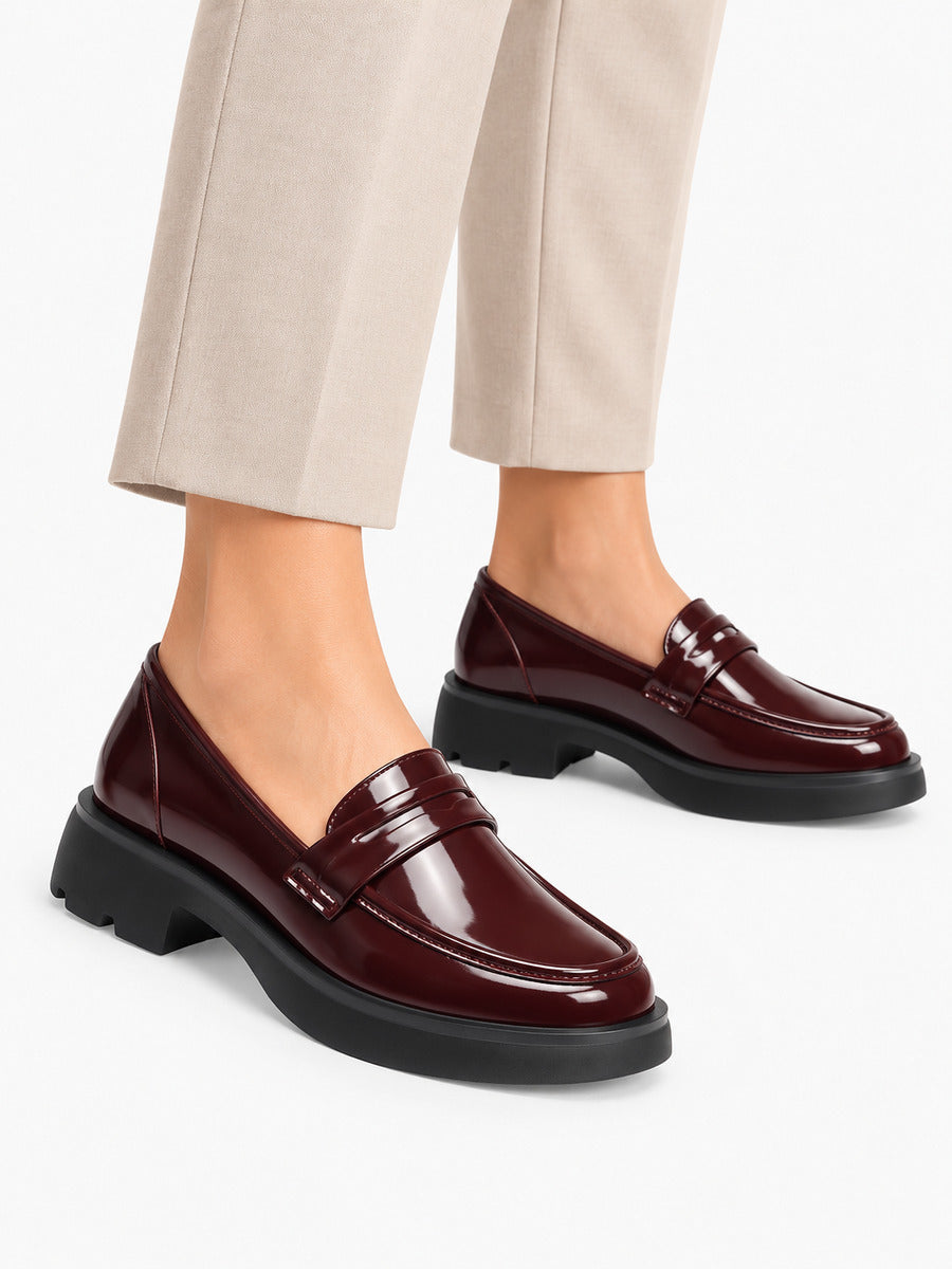 Joséphine – Mocassin à plateforme rouge femme — portée