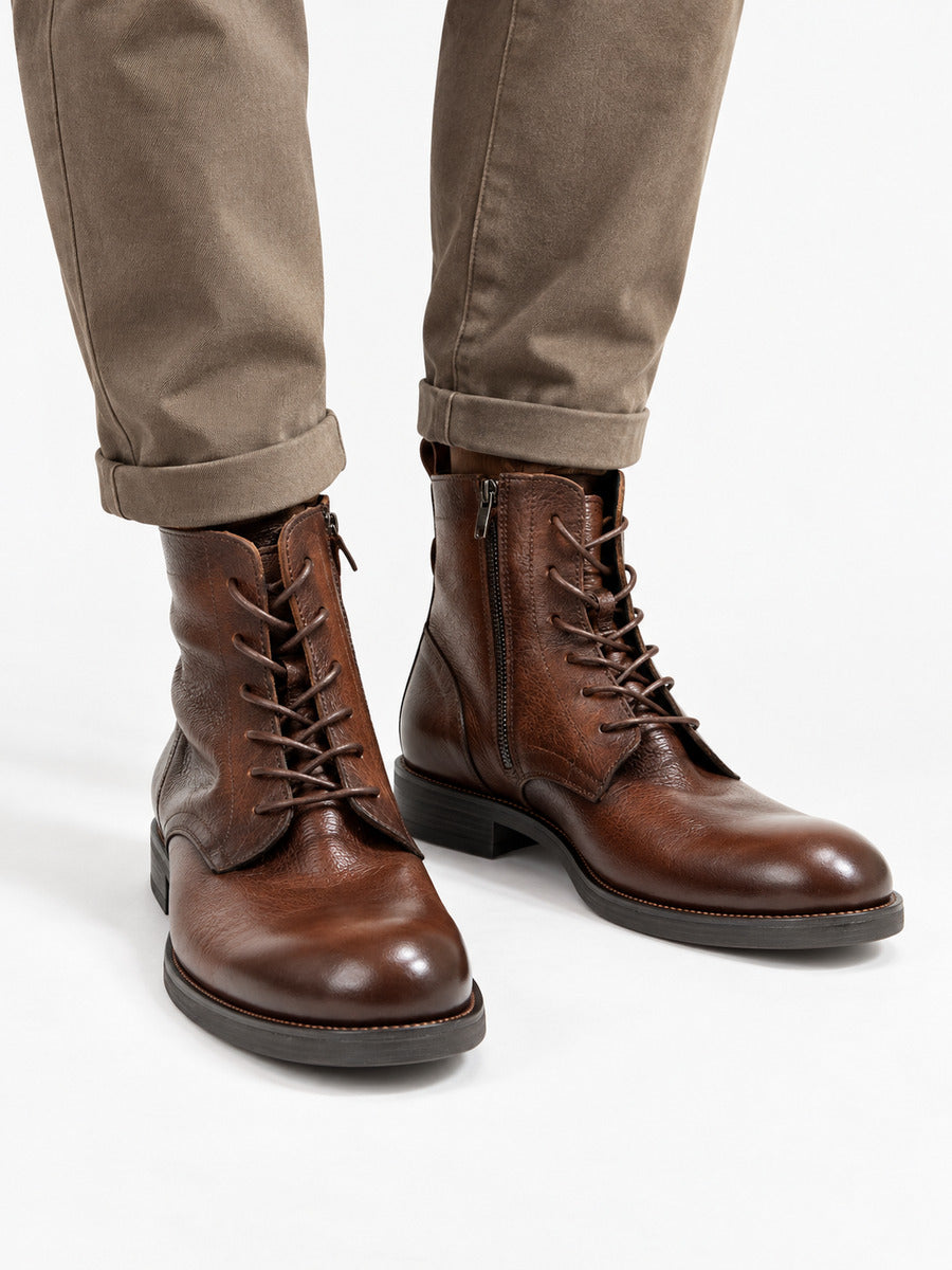 Justin – Bottine en cuir à zip latéral homme — portée