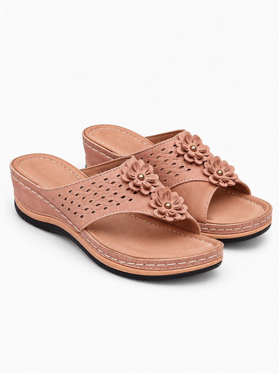 Kayla – Sandale compensée à fleurs femme – Rose — trois quarts